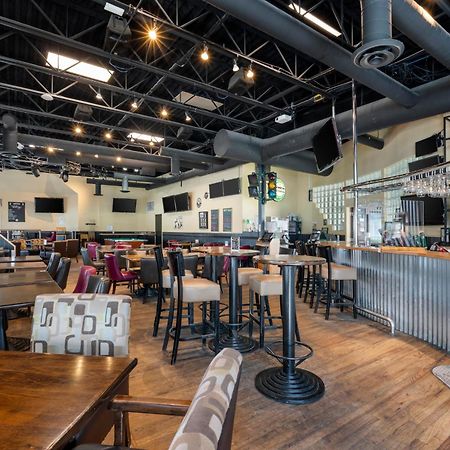 Best Western Plus Kelowna Hotel & Suites Εξωτερικό φωτογραφία