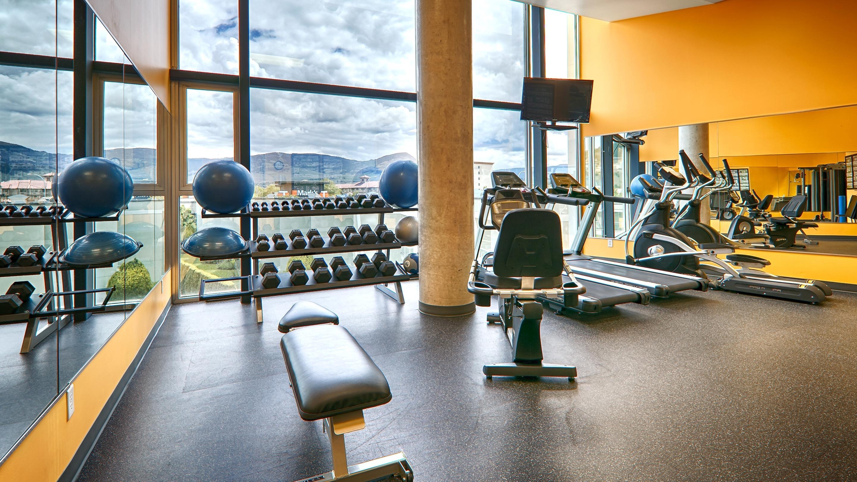 Best Western Plus Kelowna Hotel & Suites Εξωτερικό φωτογραφία