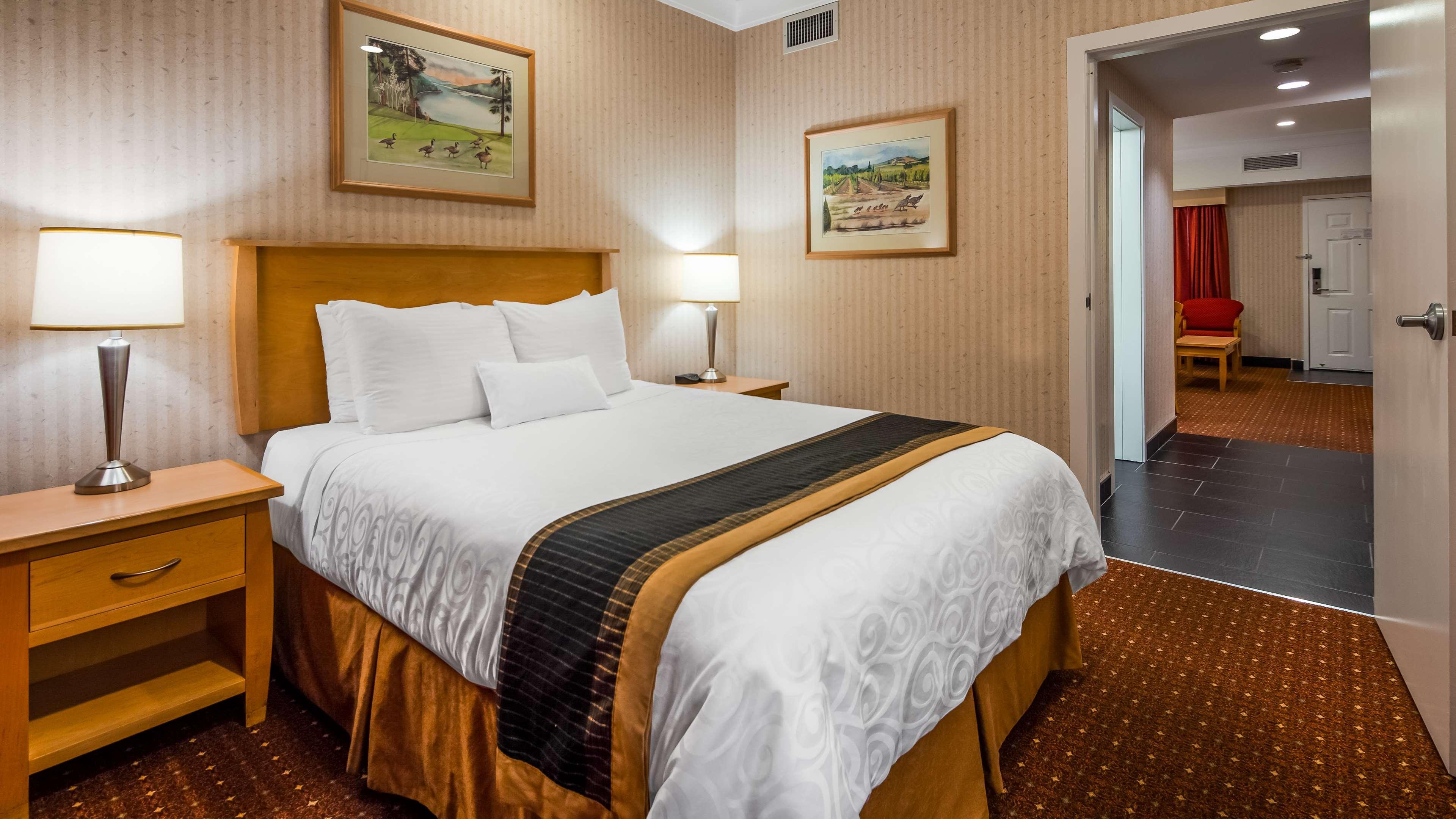 Best Western Plus Kelowna Hotel & Suites Εξωτερικό φωτογραφία