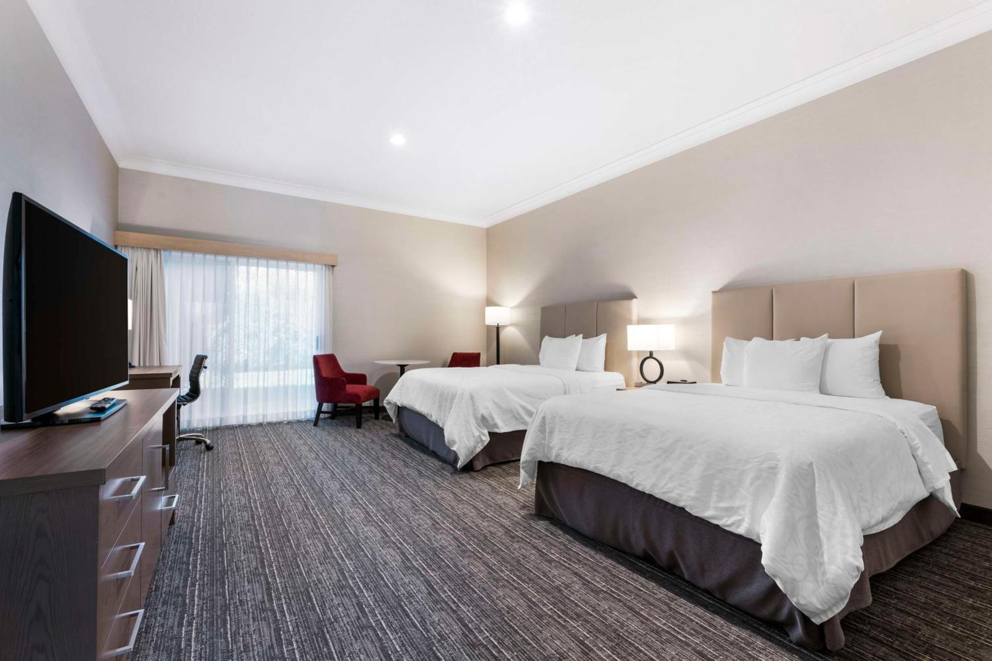 Best Western Plus Kelowna Hotel & Suites Εξωτερικό φωτογραφία