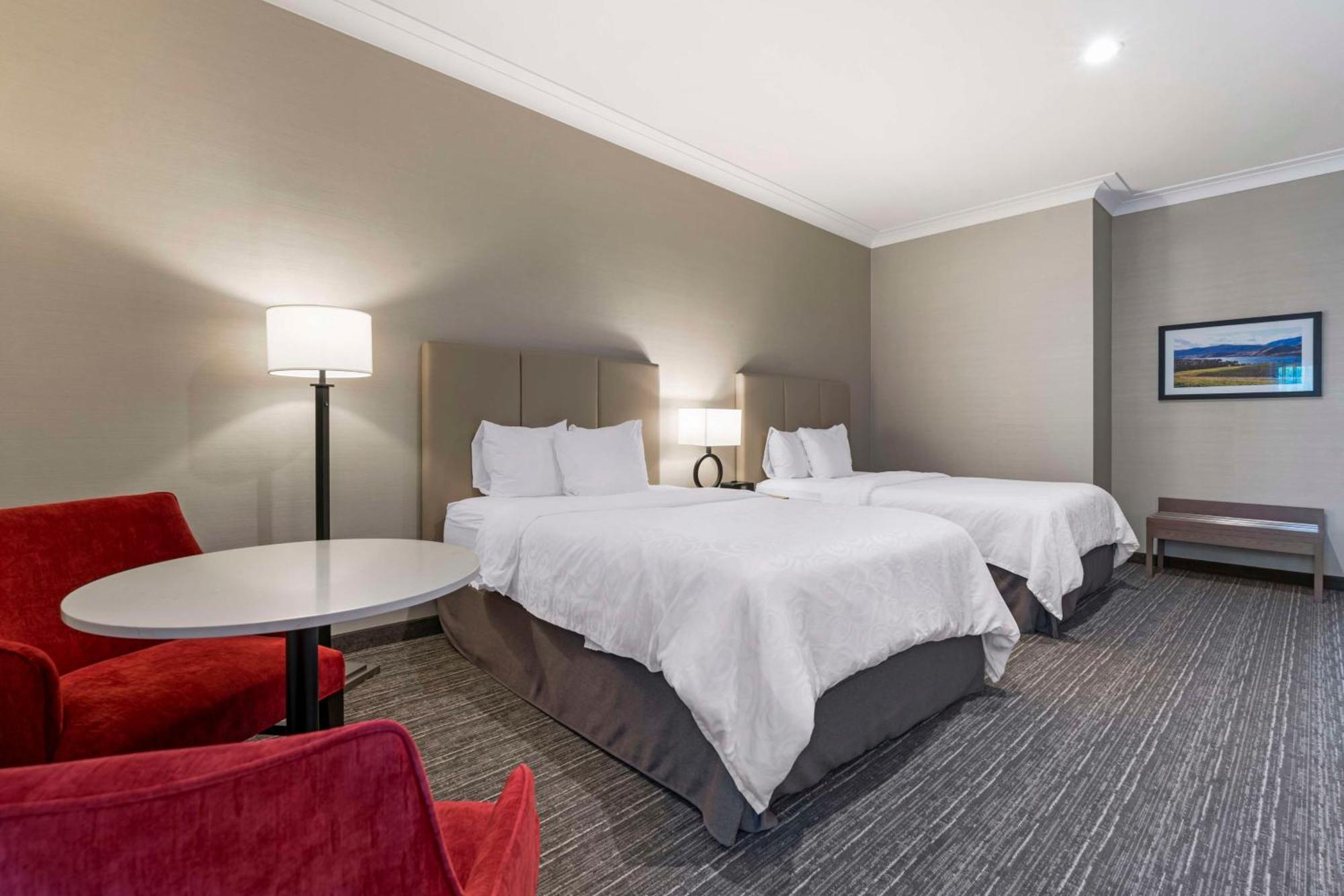 Best Western Plus Kelowna Hotel & Suites Εξωτερικό φωτογραφία