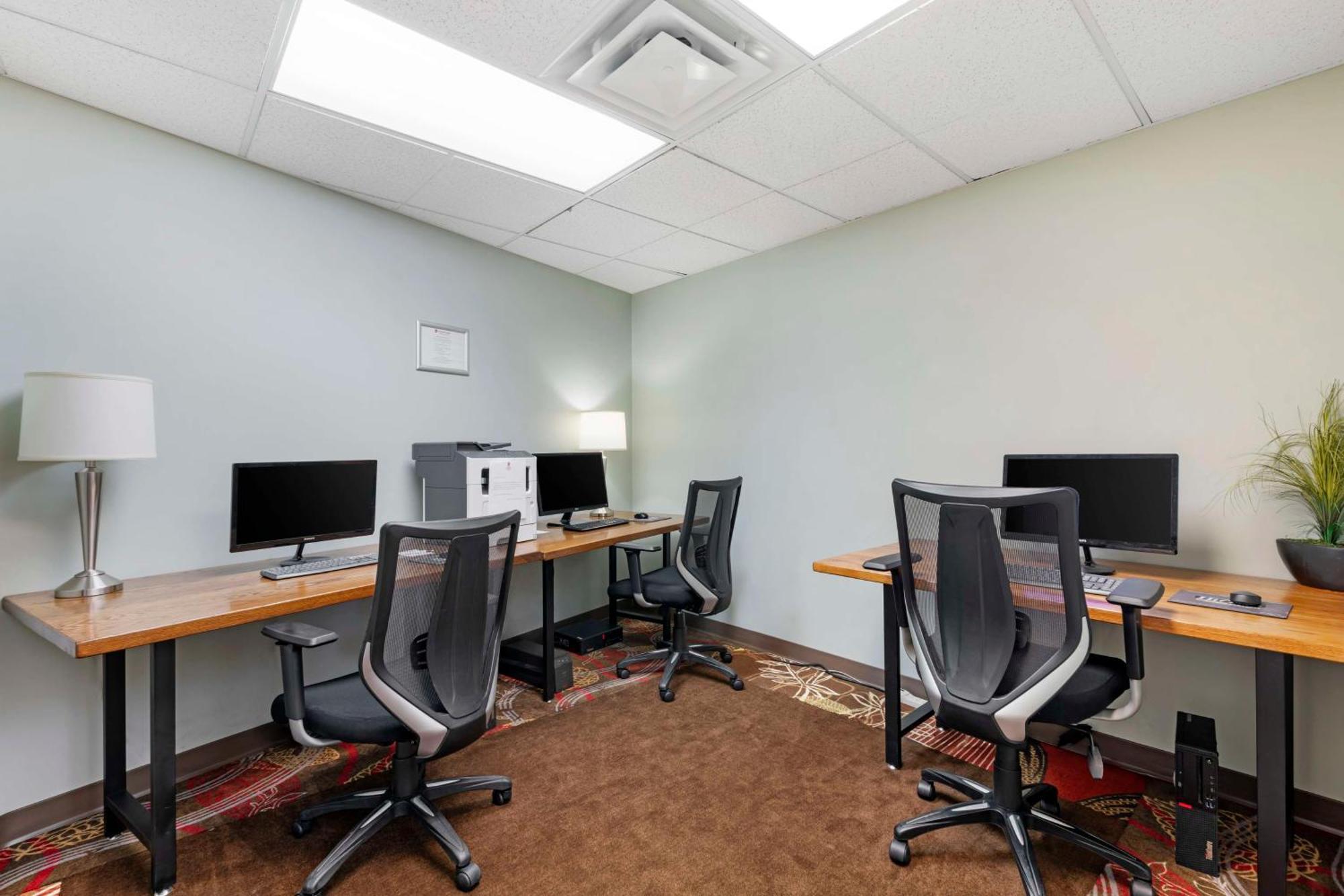 Best Western Plus Kelowna Hotel & Suites Εξωτερικό φωτογραφία