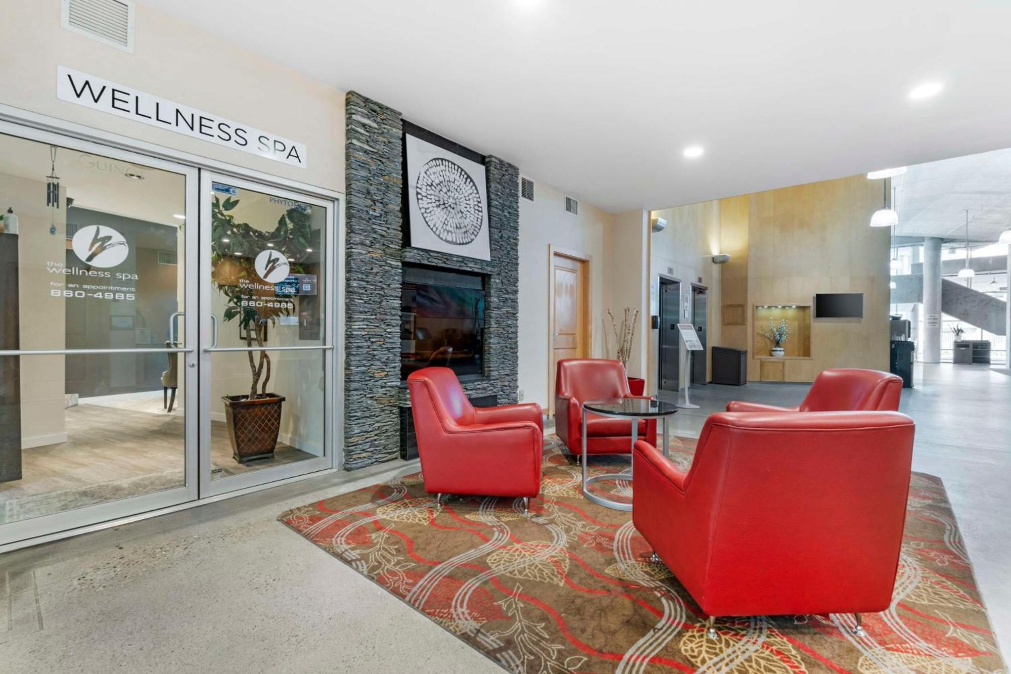 Best Western Plus Kelowna Hotel & Suites Εξωτερικό φωτογραφία