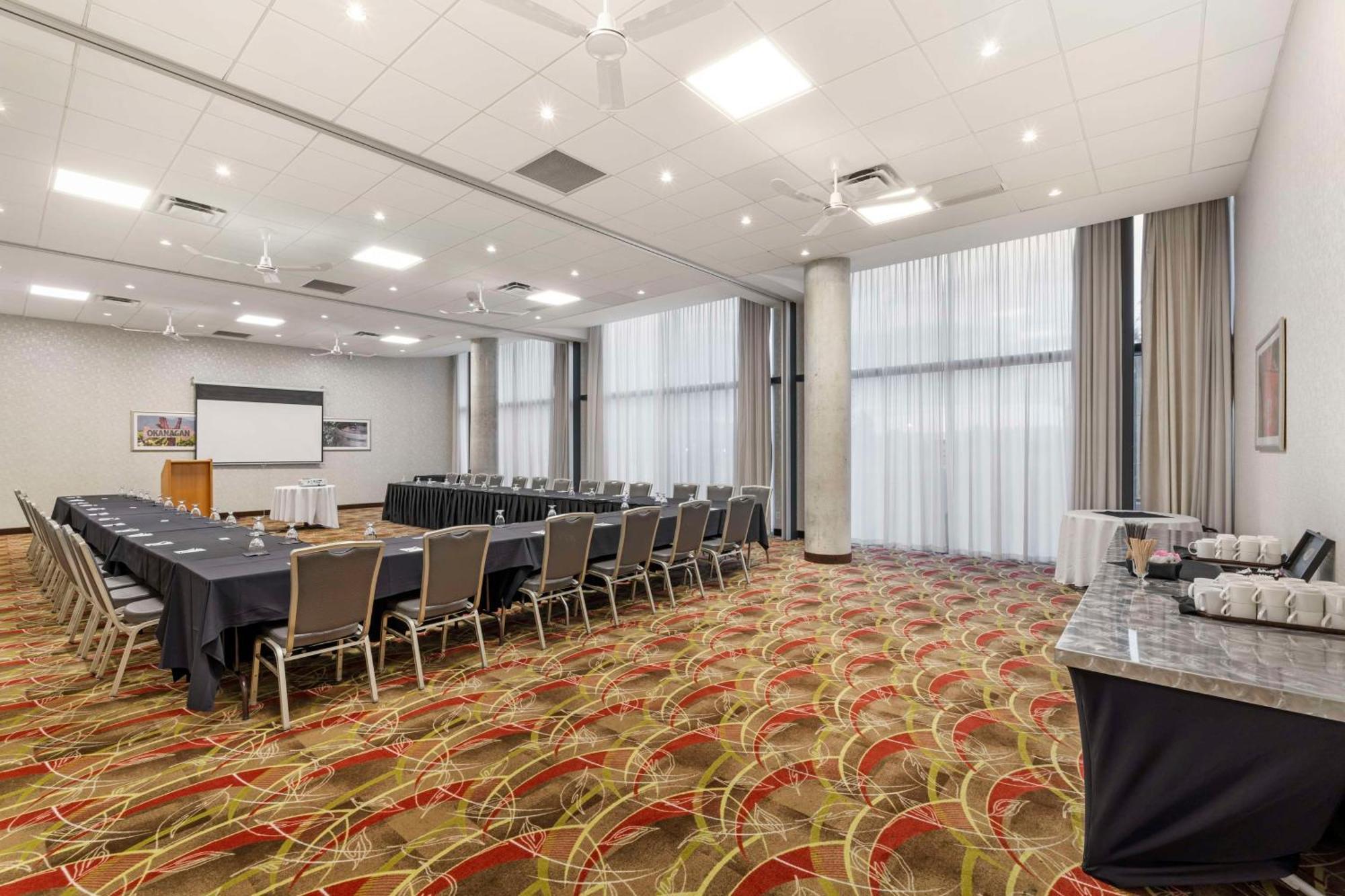 Best Western Plus Kelowna Hotel & Suites Εξωτερικό φωτογραφία