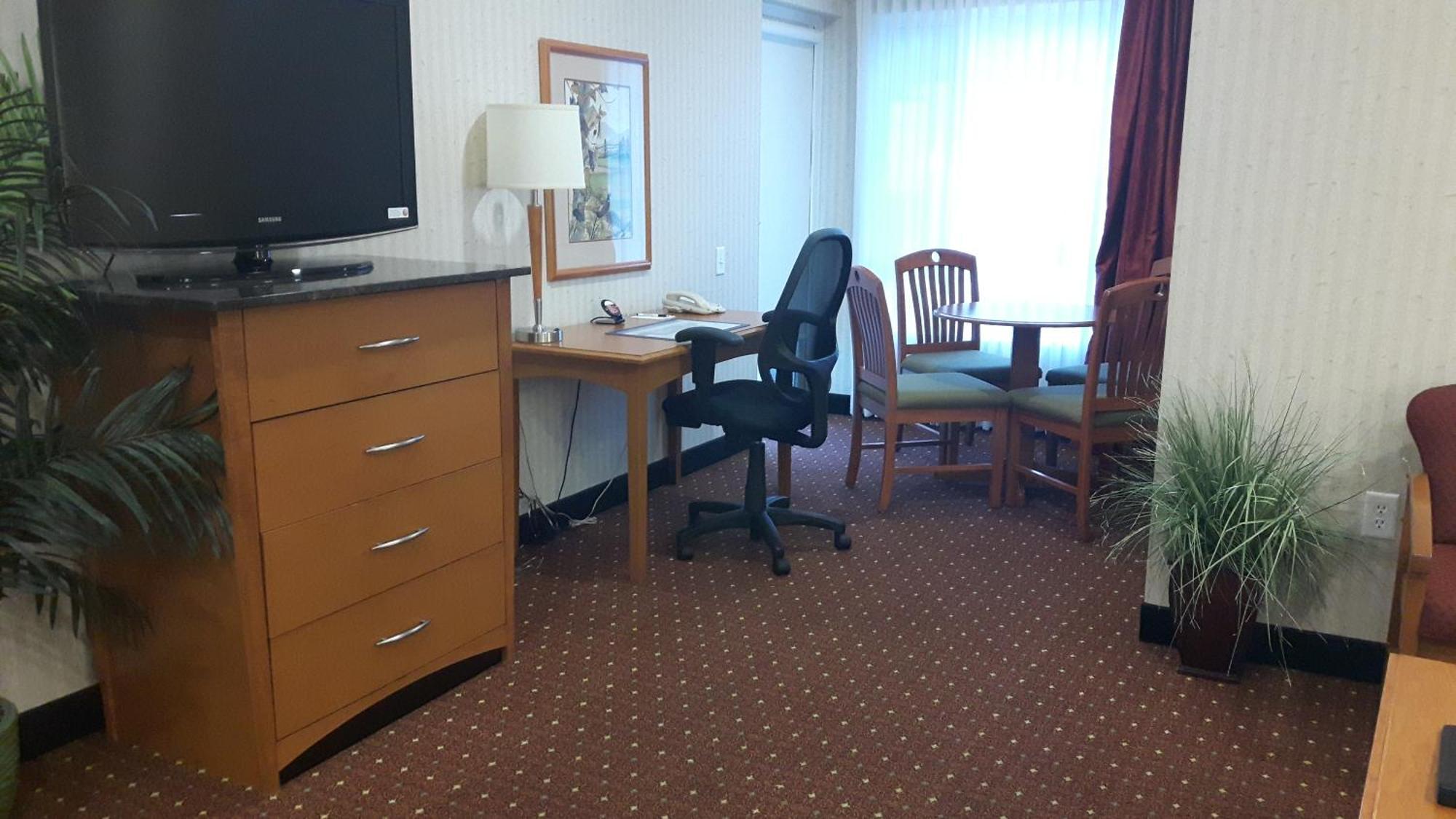 Best Western Plus Kelowna Hotel & Suites Δωμάτιο φωτογραφία