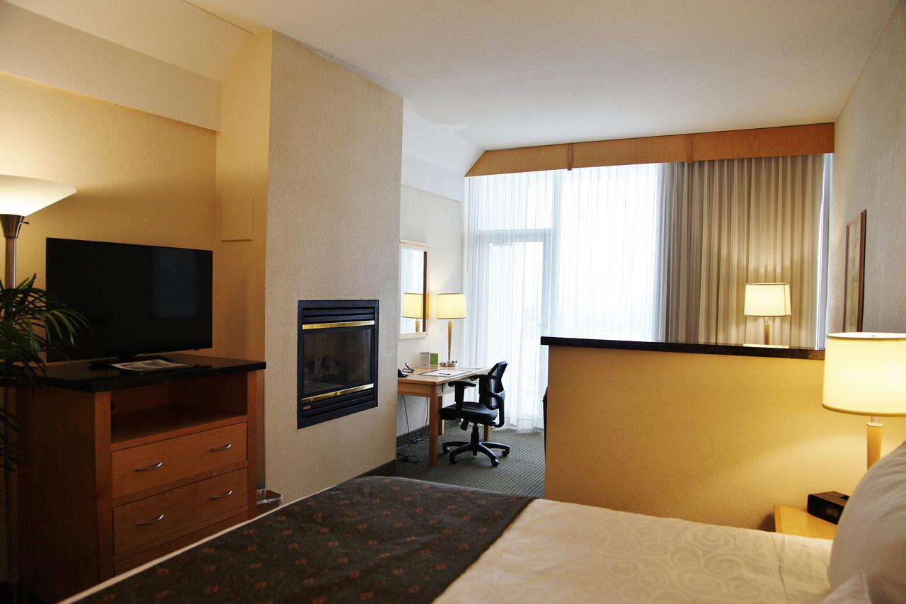 Best Western Plus Kelowna Hotel & Suites Εξωτερικό φωτογραφία
